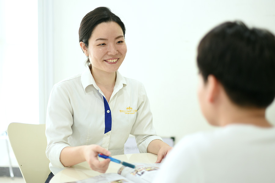 学校に常駐する日本人スタッフ（マネージャー）の写真